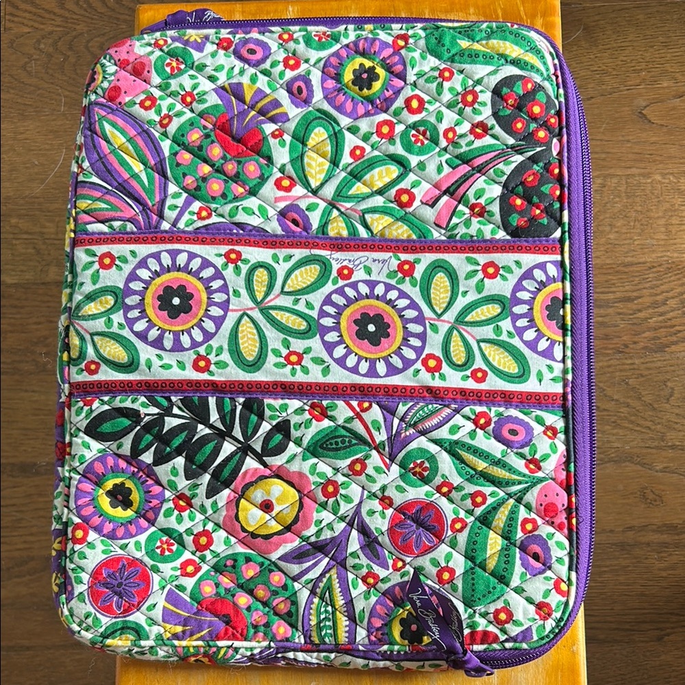 Vera Bradley Viva la Vera Vibrant Quilted Floral Laptop Bag